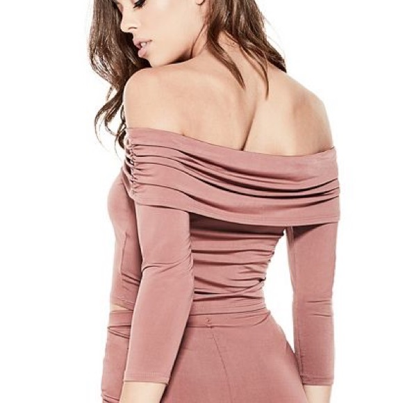 Guess Off The Shoulder Top - Picture 3 of 4